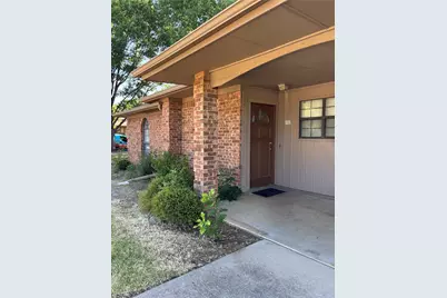 818 Midcreek Drive, Euless, TX 76039 - Photo 3