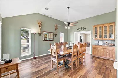 11555 Plainview Road, Krum, TX 76249 - Photo 9