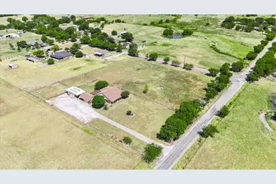 11555 Plainview Road, Krum, TX 76249 - Photo 35