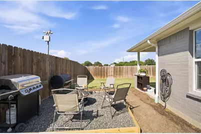 2020 Shane Avenue, Fort Worth, TX 76134 - Photo 7