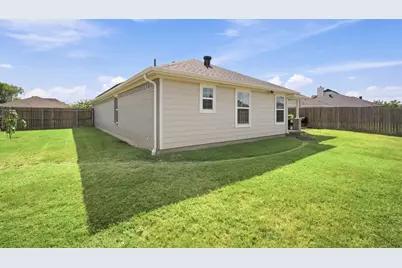 2020 Shane Avenue, Fort Worth, TX 76134 - Photo 9