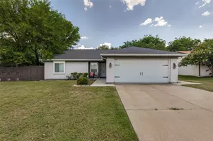 625 Park Center Blvd, Saginaw, TX 76179 - Photo 3