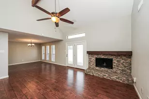 1107 Carrington Ct, Irving, TX 75060 - Photo 3