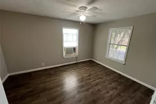 2223 Houston St, Grand Prairie, TX 75050 - Photo 7