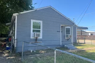 2223 Houston St, Grand Prairie, TX 75050 - Photo 11