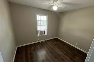 2223 Houston St, Grand Prairie, TX 75050 - Photo 9