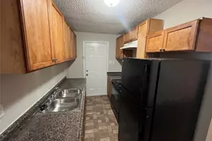 2223 Houston St, Grand Prairie, TX 75050 - Photo 5