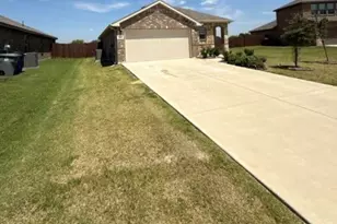 915 Presleigh Dr, Dallas, TX 75253 - Photo 1
