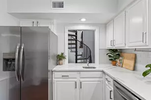 9308 Chimney Corner Ln, Dallas, TX 75243 - Photo 9