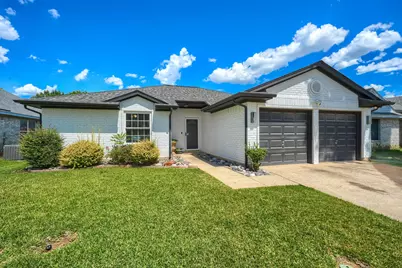 1211 Princeton Place, Euless, TX 76040 - Photo 1