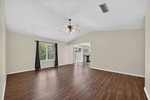 2026 Wedgewood Ln, Carrollton, TX 75006 - Photo 5