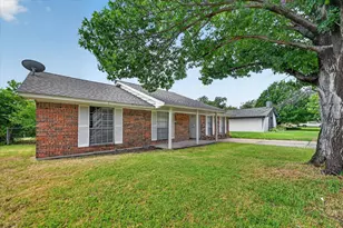 2026 Wedgewood Ln, Carrollton, TX 75006 - Photo 3