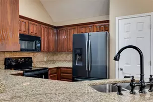 7704 Chandler Ct, North Richland Hills, TX 76182 - Photo 3