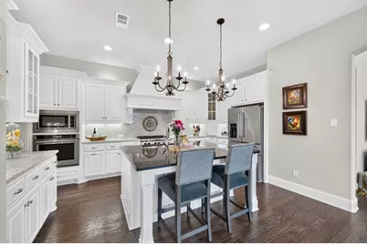 904 Royal Minister Boulevard, Lewisville, TX 75056 - Photo 13