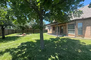 1403 Hickory Dr, Pilot Point, TX 76258 - Photo 3