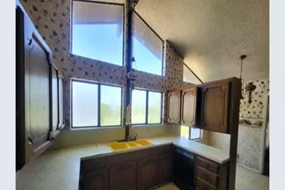 306 Wade Street, Olney, TX 76374 - Photo 5