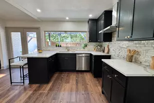 3141 Darvany Dr, Dallas, TX 75220 - Photo 9