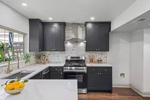 3141 Darvany Dr, Dallas, TX 75220 - Photo 11