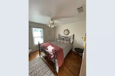 420 E Franklin Street, Grapevine, TX 76051 - Photo 11