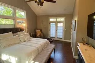 420 E Franklin St, Grapevine, TX 76051 - Photo 13