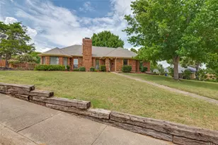 131 Honey Tree Ln, DeSoto, TX 75115 - Photo 3