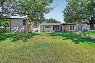 47 Bounty Rd E, Benbrook, TX 76132 - Photo 1
