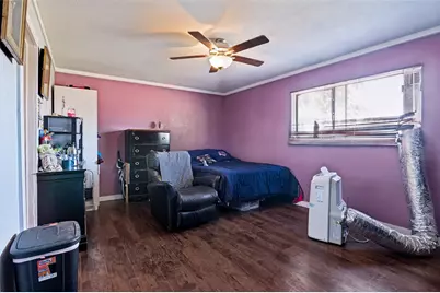 422 N Holiday Drive, Grand Prairie, TX 75052 - Photo 15