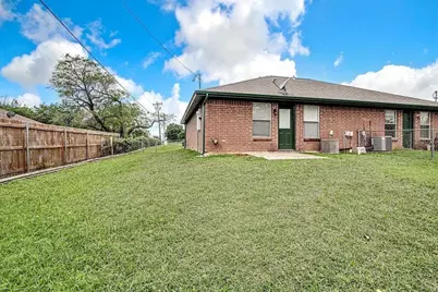 2549 E Renfro Street, Burleson, TX 76028 - Photo 11