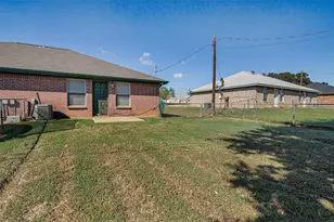2549 E Renfro St, Burleson, TX 76028 - Photo 9