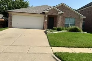 716 Mistymoor Ln, Fort Worth, TX 76052 - Photo 3