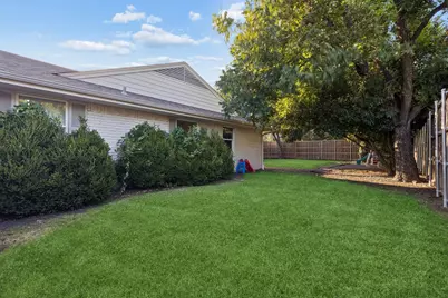 10647 Chesterton Drive, Dallas, TX 75238 - Photo 29