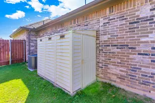808 Chestnut Grove Dr, Cleburne, TX 76033 - Photo 31