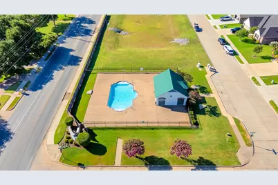 808 Chestnut Grove Drive, Cleburne, TX 76033 - Photo 33