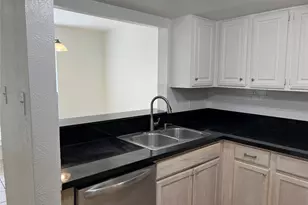 12828 Woodbend Ct, Dallas, TX 75243 - Photo 3