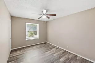 200 Almond Ln, Euless, TX 76039 - Photo 17