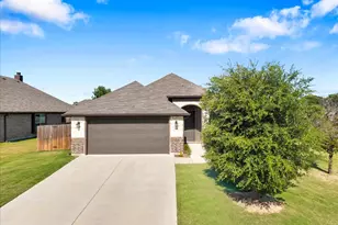 100 Gardenia Dr, Azle, TX 76020 - Photo 5