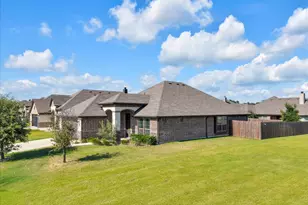 100 Gardenia Dr, Azle, TX 76020 - Photo 3