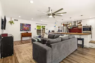 9639 Leaside Dr, Dallas, TX 75238 - Photo 5