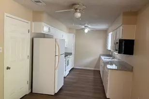 6309 Elm Springs Dr, Arlington, TX 76001 - Photo 5