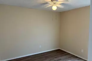 6309 Elm Springs Dr, Arlington, TX 76001 - Photo 9