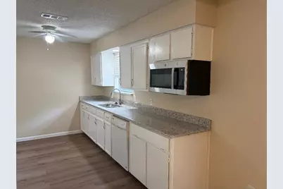 6309 Elm Springs Drive, Arlington, TX 76001 - Photo 5