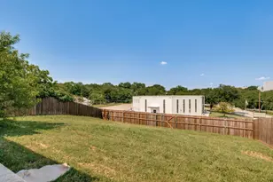 529 5th St, Grand Prairie, TX 75050 - Photo 15