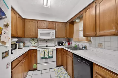 6403 Running Creek Drive, Arlington, TX 76001 - Photo 5