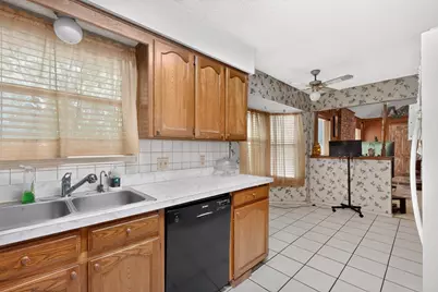6403 Running Creek Drive, Arlington, TX 76001 - Photo 7