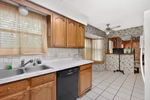 6403 Running Creek Dr, Arlington, TX 76001 - Photo 7