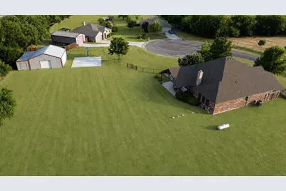 108 Champions Way, Azle, TX 76020 - Photo 33