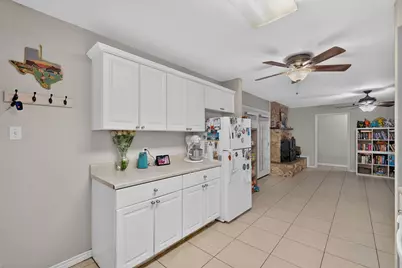 4513 Blue Lake Court, Fort Worth, TX 76103 - Photo 13