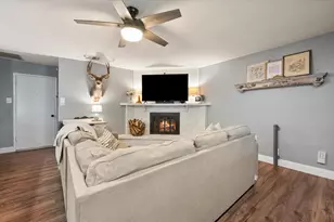 6909 Arborbrook Dr, North Richland Hills, TX 76182 - Photo 7