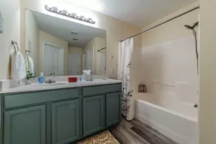 421 Oxford St, Burleson, TX 76028 - Photo 13