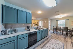 421 Oxford St, Burleson, TX 76028 - Photo 7